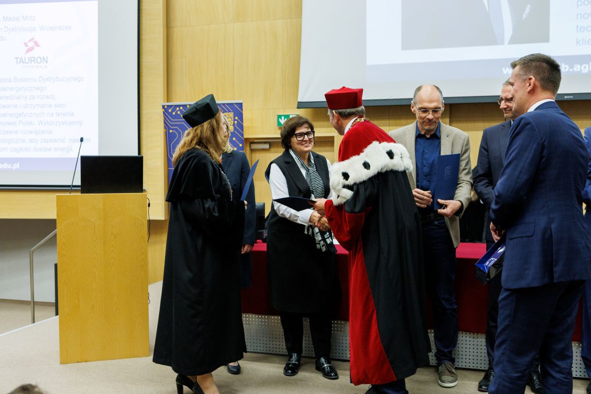 Rada Społeczna EAIiIB zdjecia osób z inauguracji w auli U2