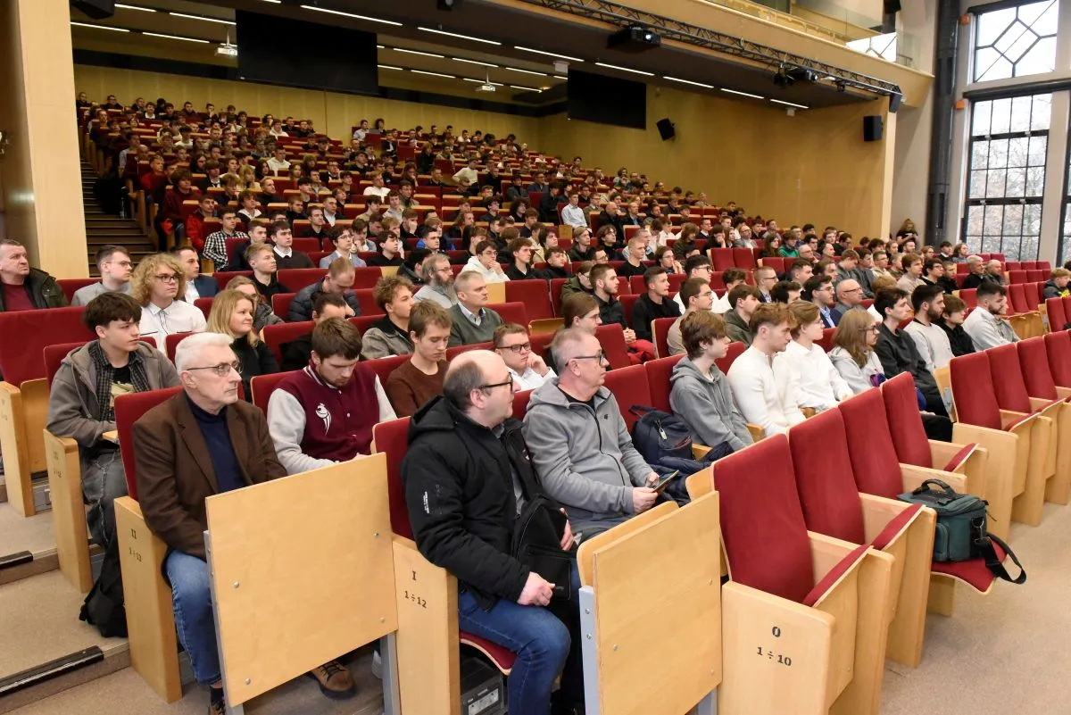 XLIX Ogólnopolska Olimpiada Wiedzy Elektrycznej i Elektronicznej (OOWEE)