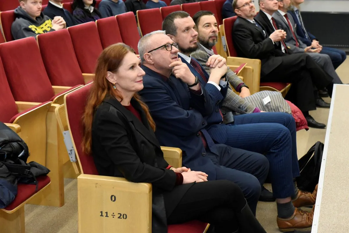 XLIX Ogólnopolska Olimpiada Wiedzy Elektrycznej i Elektronicznej (OOWEE)